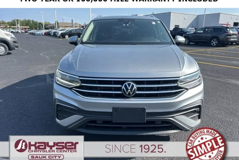 2023 Volkswagen Tiguan SE photo 1