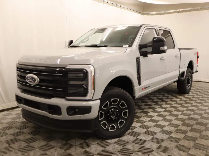 2026 Ford F-250 Platinum photo 1