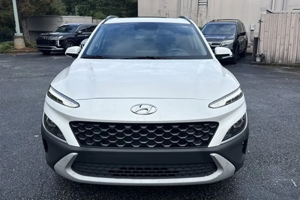 2022 Hyundai Kona SEL photo 1