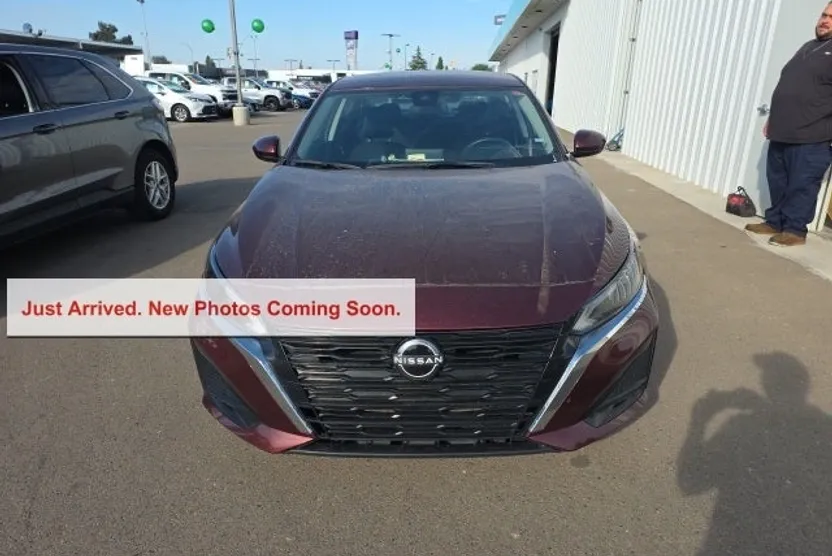 2023 Nissan Altima 2.5 SV photo 1