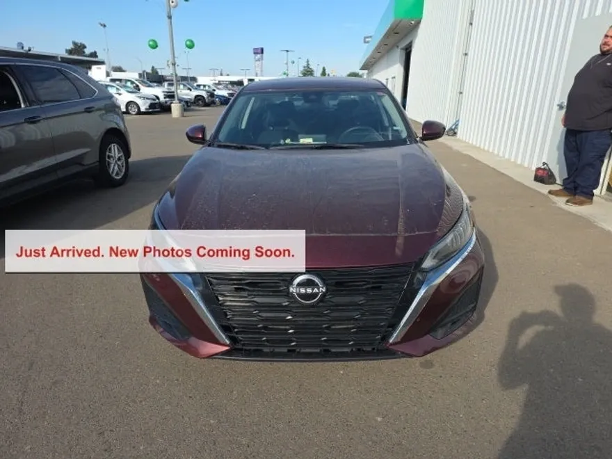 2023 Nissan Altima 2.5 SV photo 1