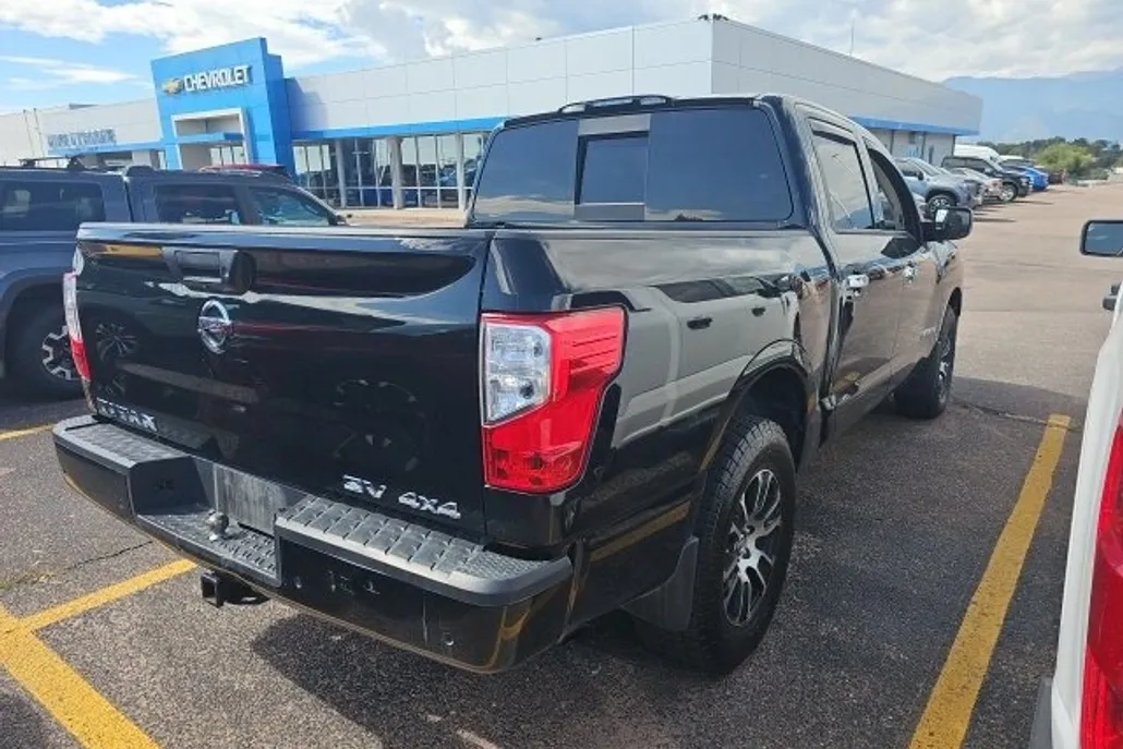 2021 Nissan Titan SV photo 1