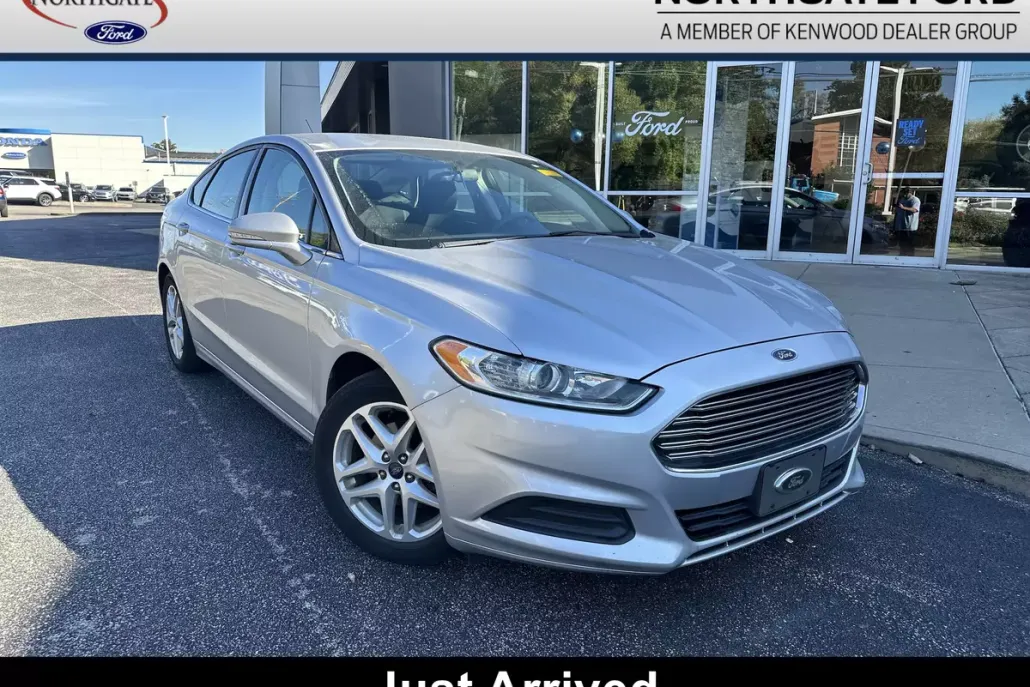 2015 Ford Fusion SE photo 1