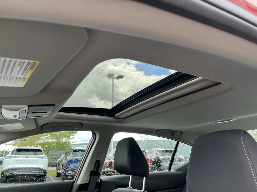 2025 Nissan Altima SV photo 1