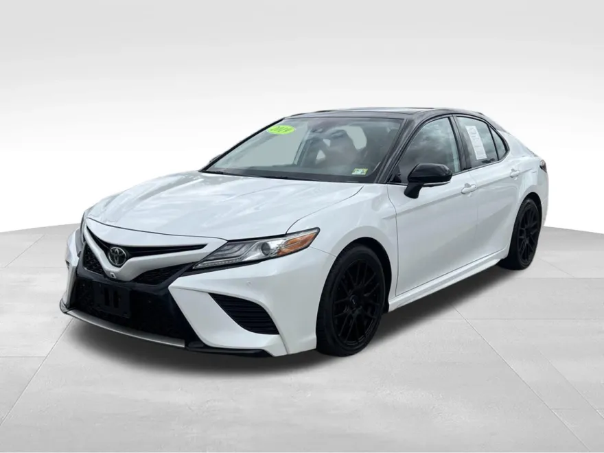 2019 Toyota Camry XSE V6 photo 1