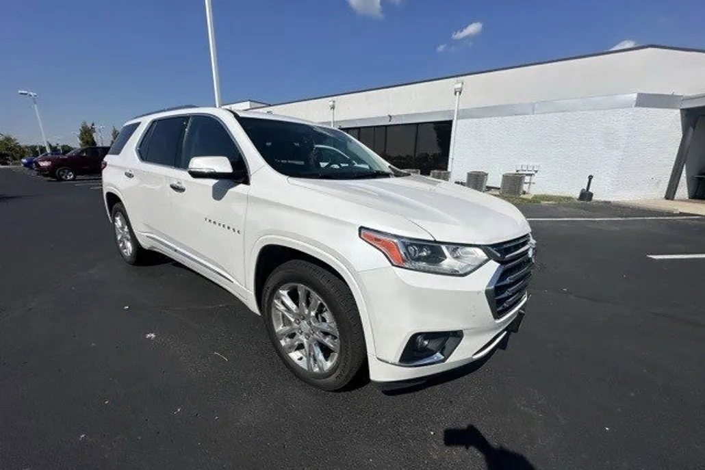 2018 Chevrolet Traverse High Country photo 1