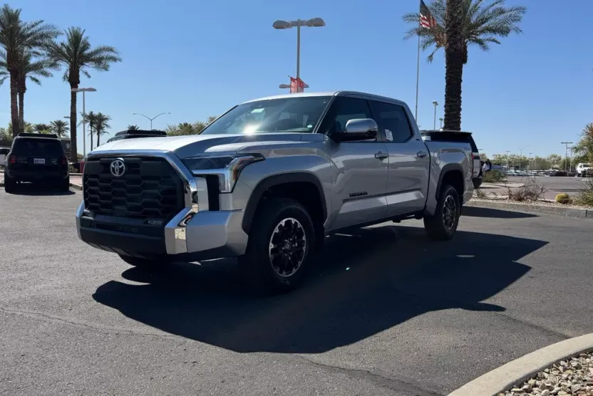 2026 Toyota Tundra SR5 CrewMax photo 1