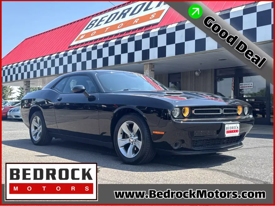 2019 Dodge Challenger SXT photo 1