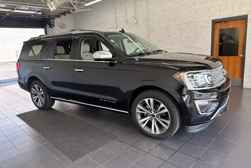 2020 Ford Expedition MAX Platinum photo 1
