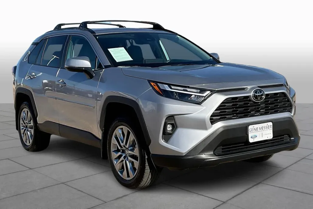 2024 Toyota RAV4 XLE Premium photo 1