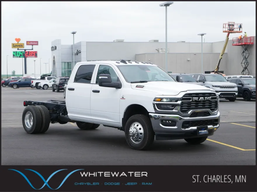 2025 Ram 3500 Tradesman photo 1