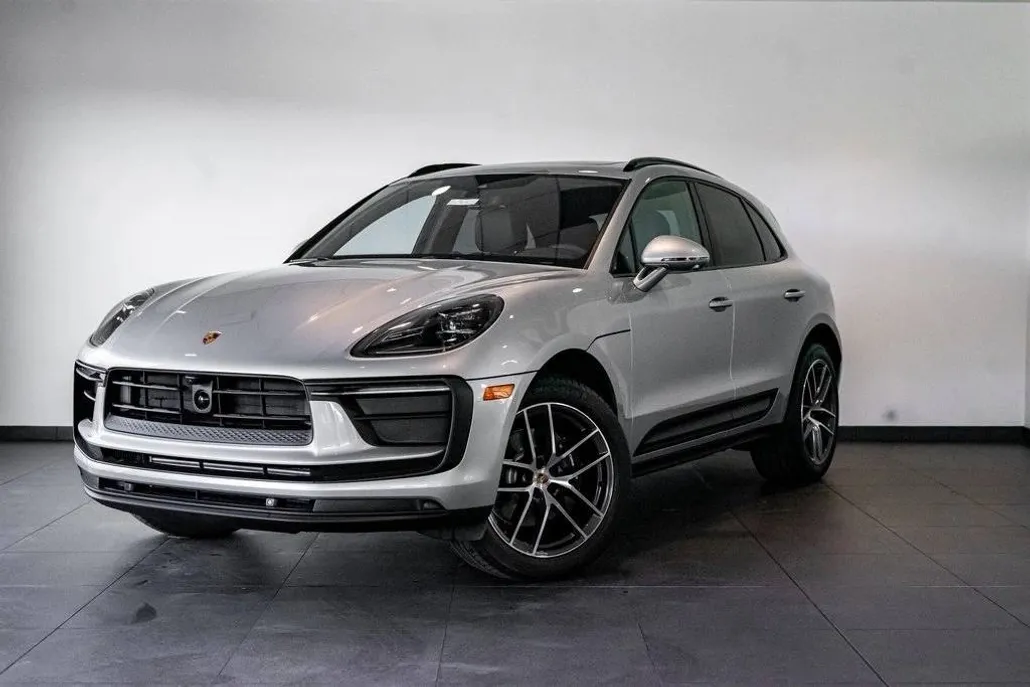 2024 Porsche Macan Base photo 1