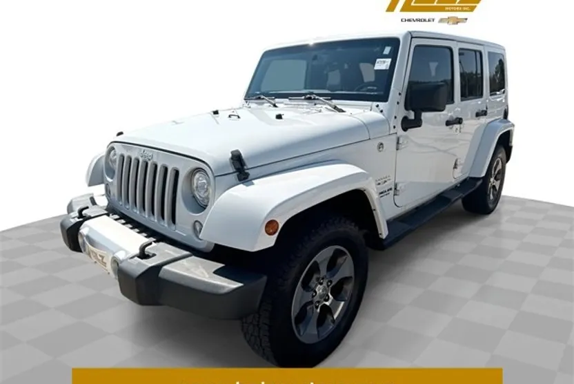 2017 Jeep Wrangler Unlimited Sahara photo 1