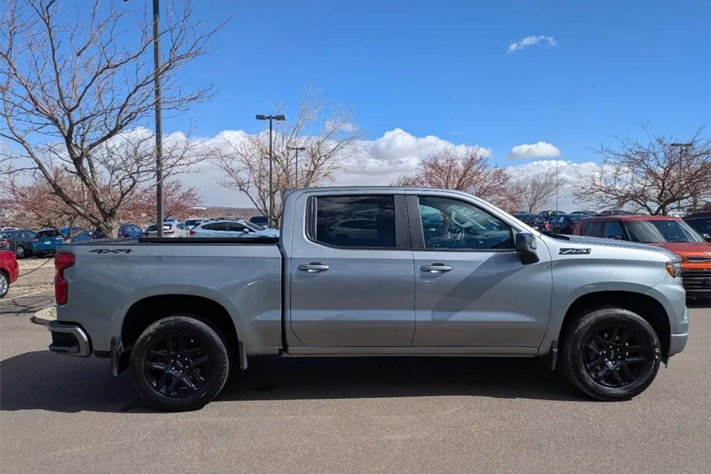 2025 Chevrolet Silverado 1500 RST photo 1