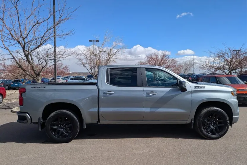 2025 Chevrolet Silverado 1500 RST photo 1