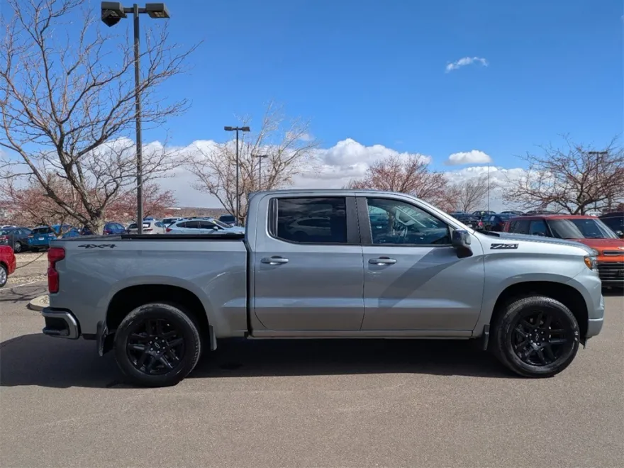 2025 Chevrolet Silverado 1500 RST photo 1