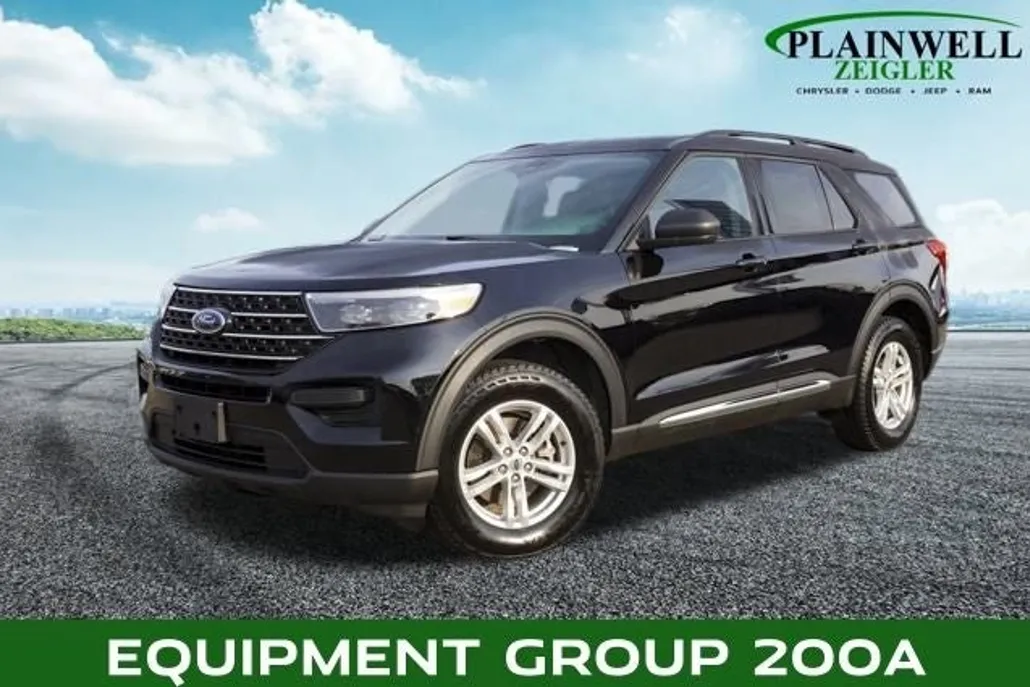 2022 Ford Explorer XLT photo 1