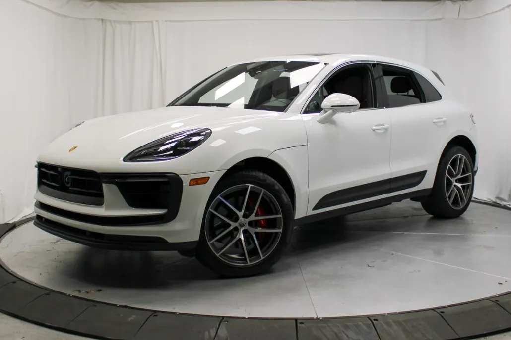 2023 Porsche Macan S photo 1