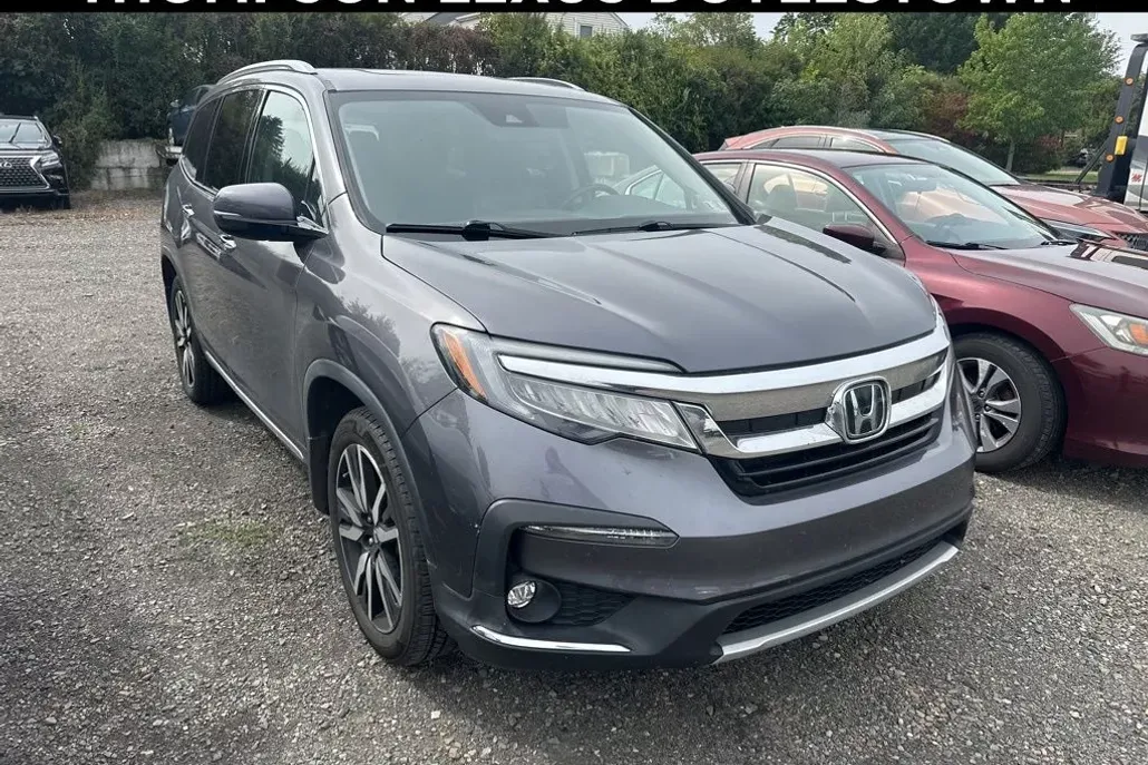 2021 Honda Pilot Touring photo 1