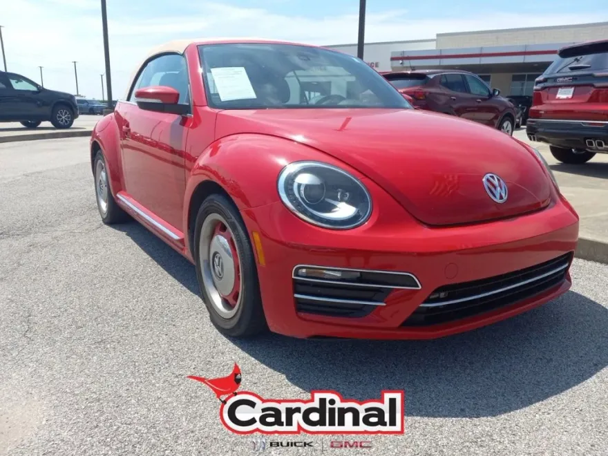 2018 Volkswagen Beetle Convertible S photo 1