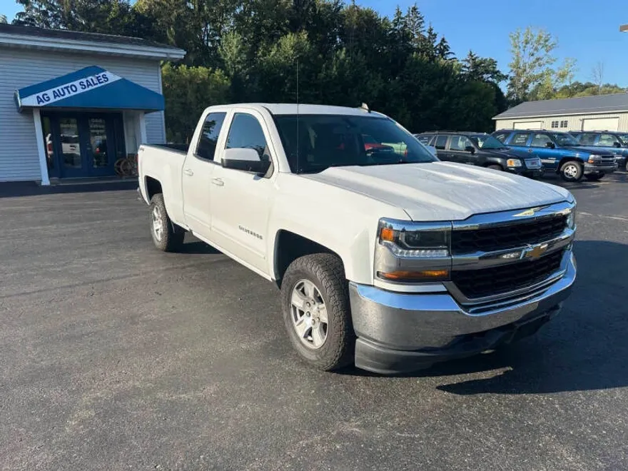 2019 Chevrolet Silverado 1500 LT photo 1