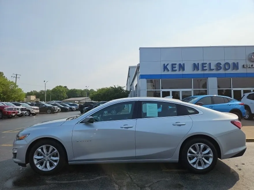 2022 Chevrolet Malibu 1LT photo 1