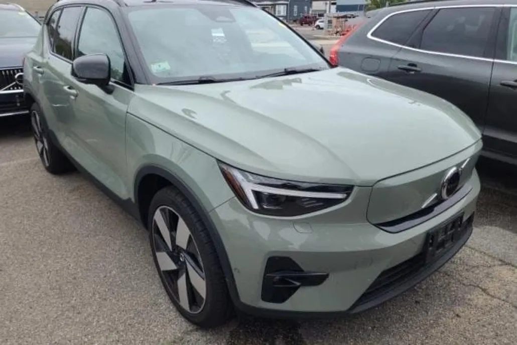 2023 Volvo XC40 Recharge Ultimate photo 1