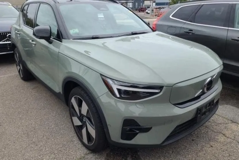 2023 Volvo XC40 Recharge Ultimate photo 1