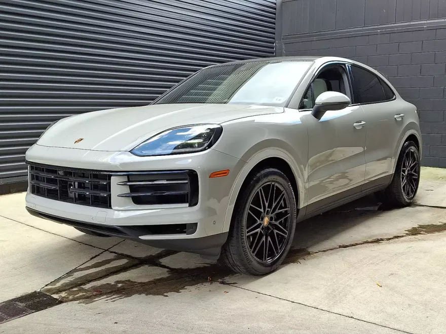 2025 Porsche Cayenne Coupe photo 1