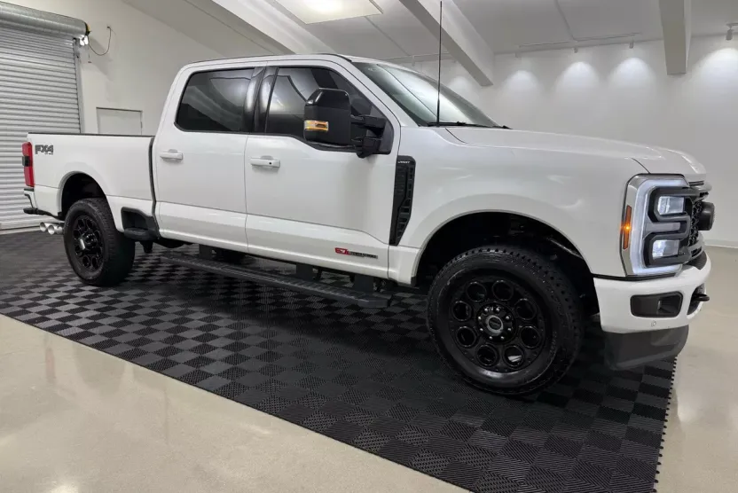 2025 Ford F-350 photo 1