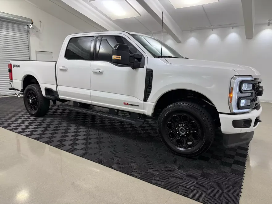2025 Ford F-350 photo 1