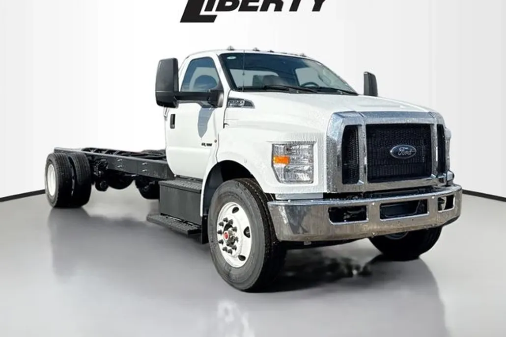 2026 Ford F-750 photo 1