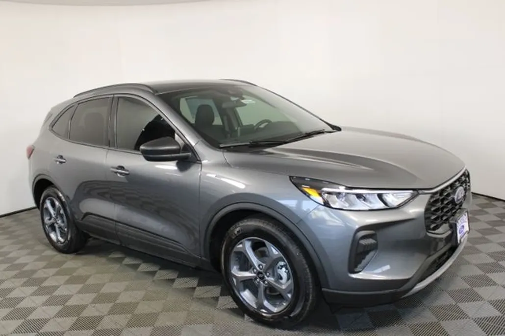2025 Ford Escape ST-Line photo 1