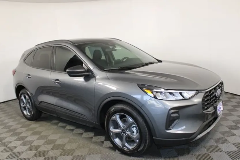 2025 Ford Escape ST-Line photo 1