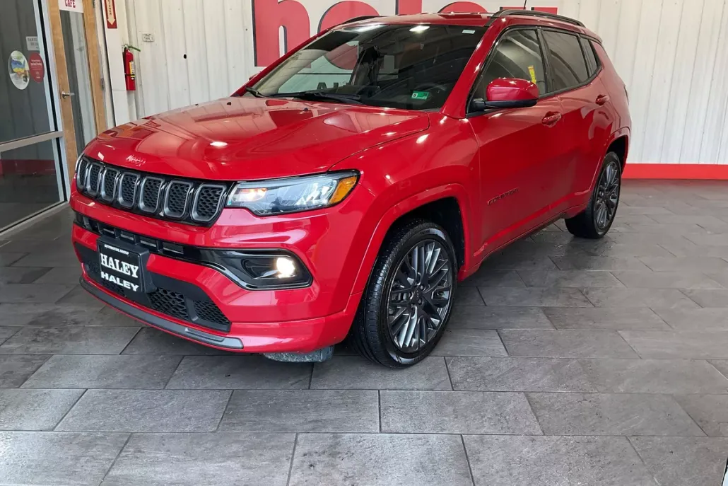 2023 Jeep Compass Limited Red Edition photo 1