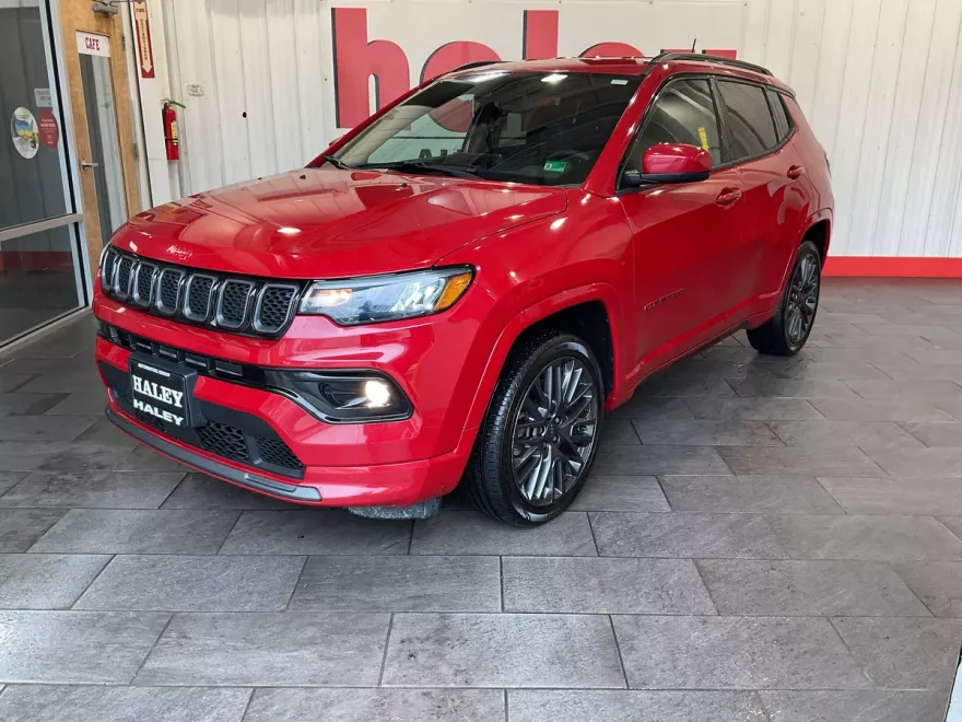 2023 Jeep Compass Limited Red Edition photo 1