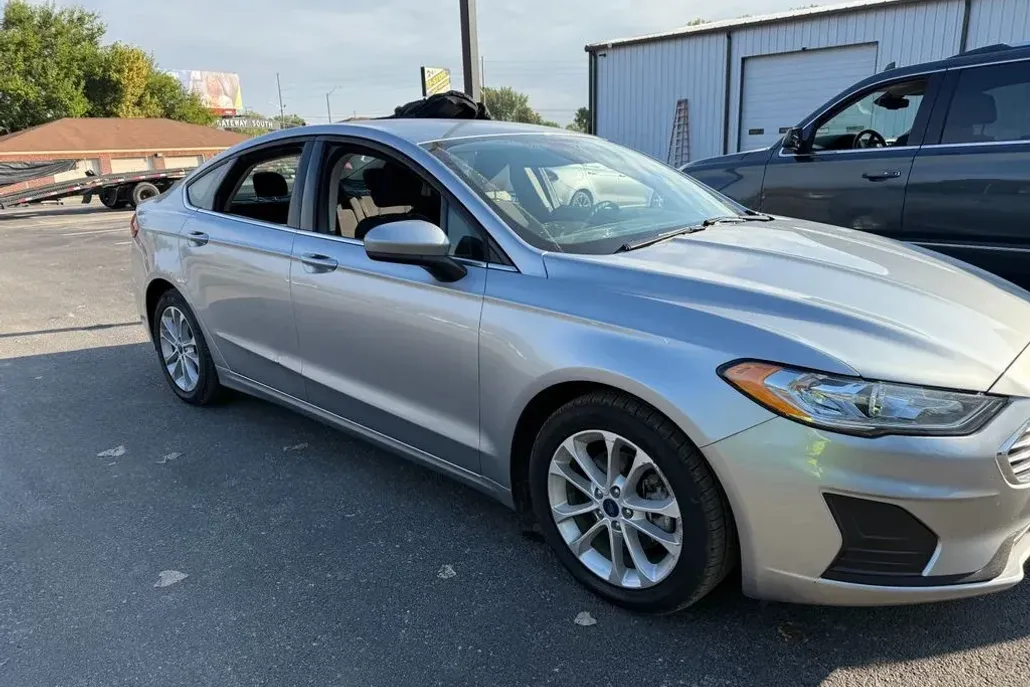 2020 Ford Fusion Hybrid SE photo 1