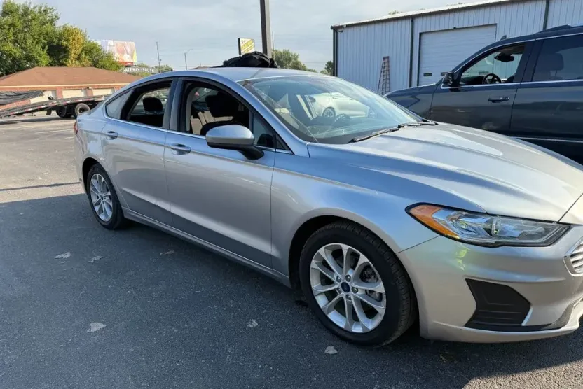 2020 Ford Fusion Hybrid SE photo 1