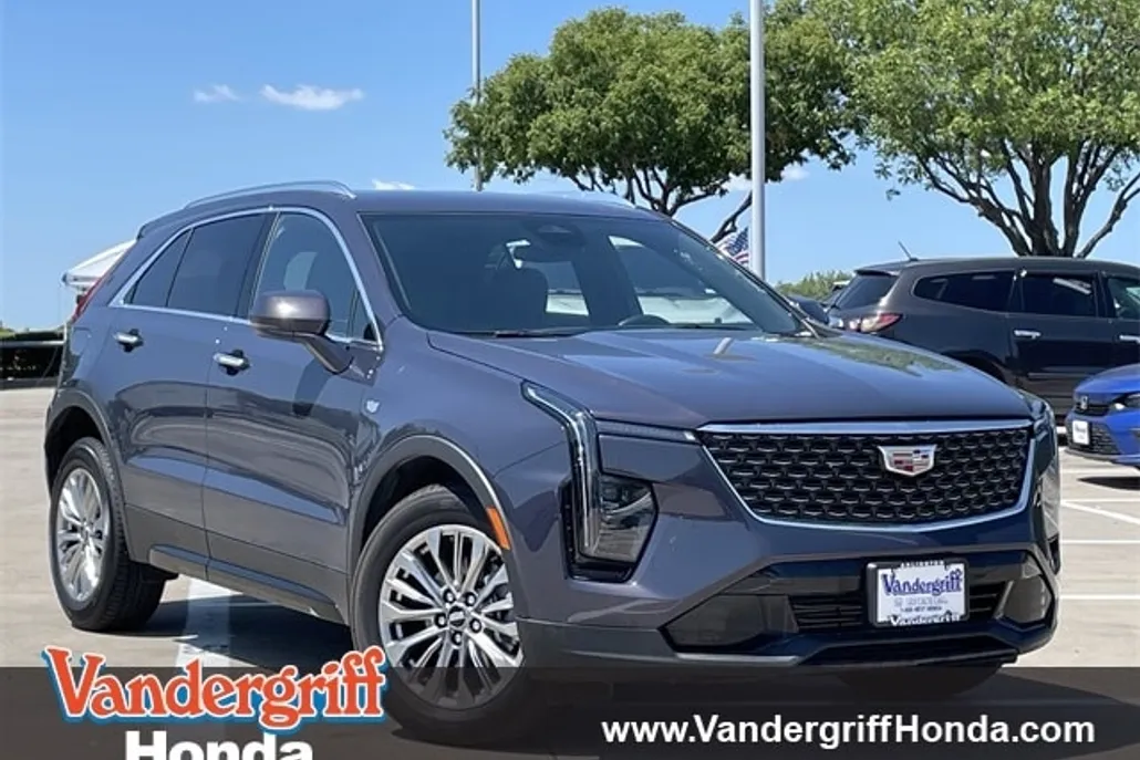 2024 Cadillac XT4 Premium Luxury photo 1