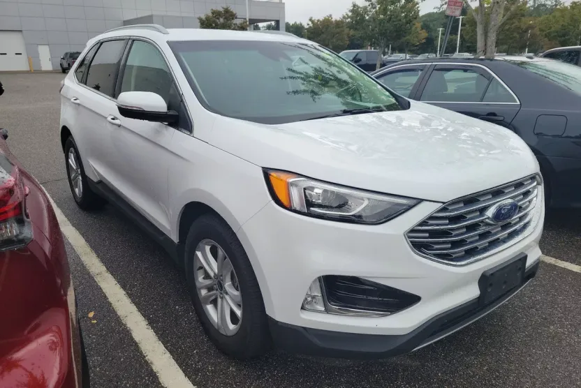 2020 Ford Edge SEL photo 1