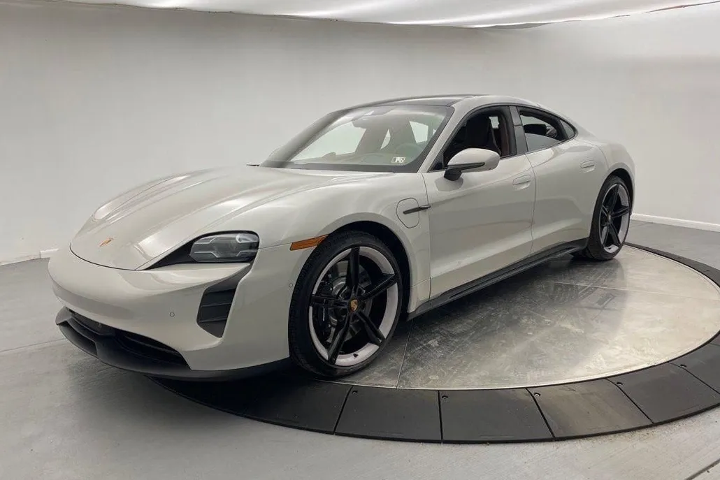 2024 Porsche Taycan GTS photo 1