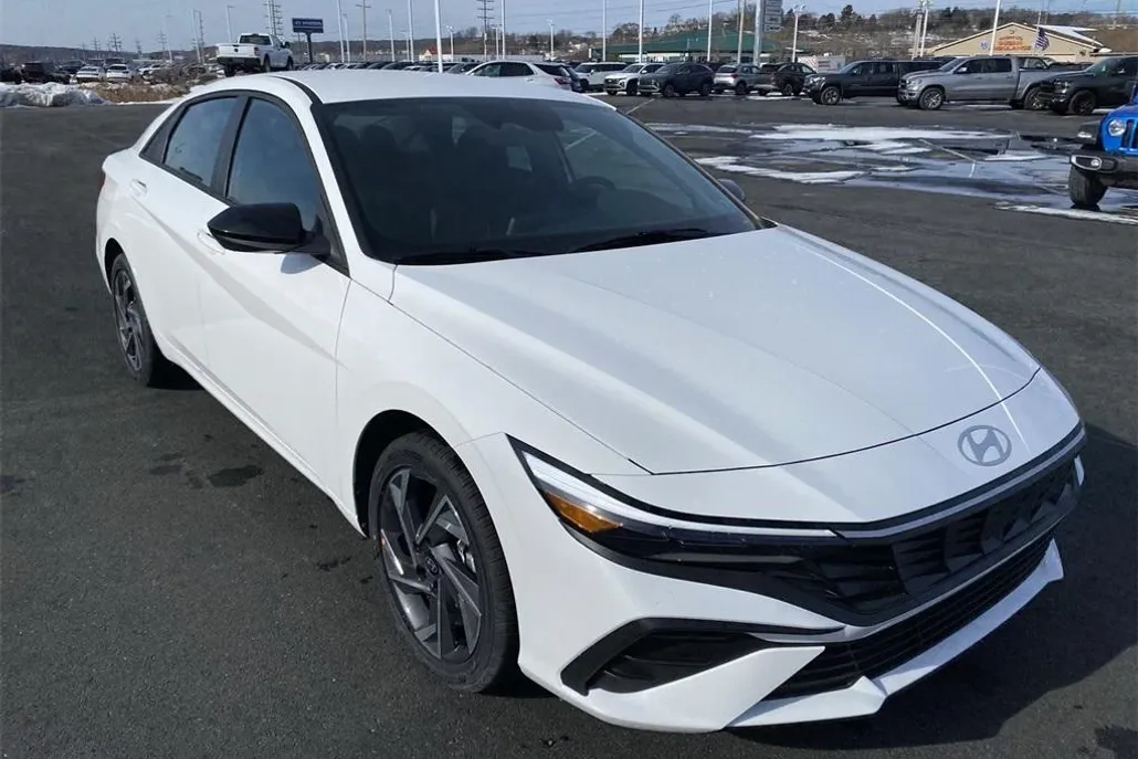 2025 Hyundai Elantra Hybrid SEL Sport photo 1