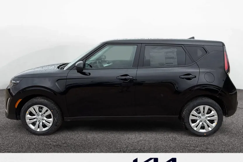 2025 Kia Soul LX photo 1