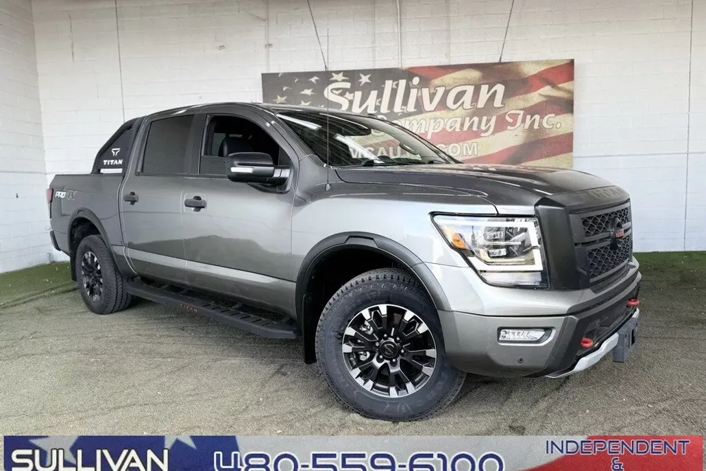 2020 Nissan Titan PRO-4X photo 1