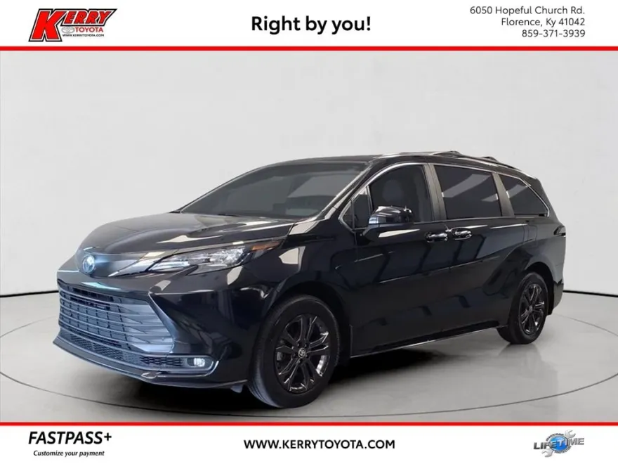 2024 Toyota Sienna Woodland Edition photo 1