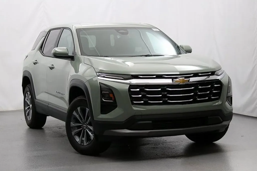 2026 Chevrolet Equinox LT photo 1