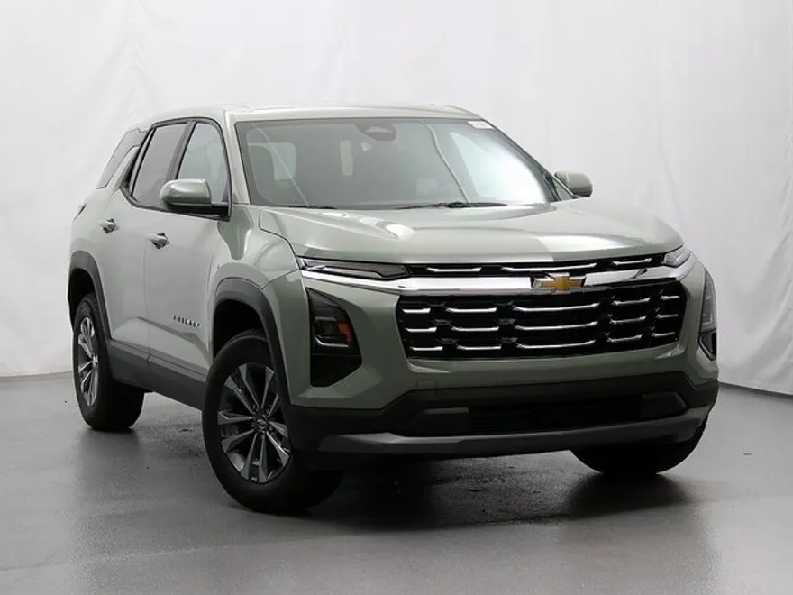 2026 Chevrolet Equinox LT photo 1