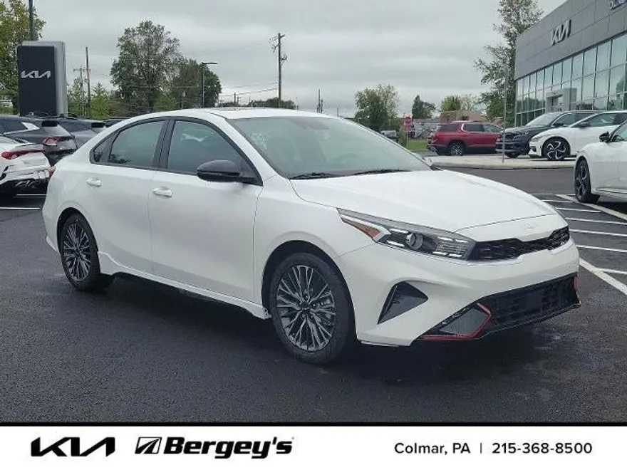 2023 Kia Forte GT-Line photo 1