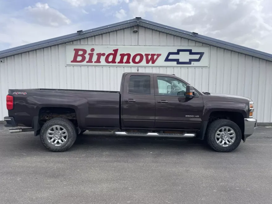 2016 Chevrolet Silverado 2500HD LT photo 1