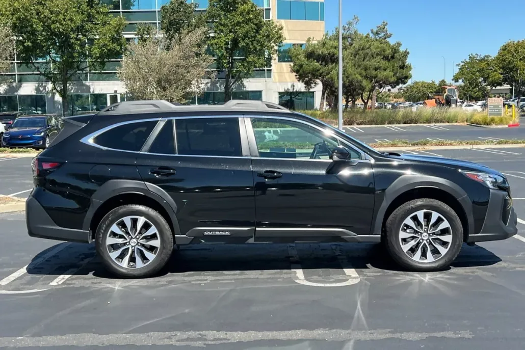 2024 Subaru Outback Limited photo 1